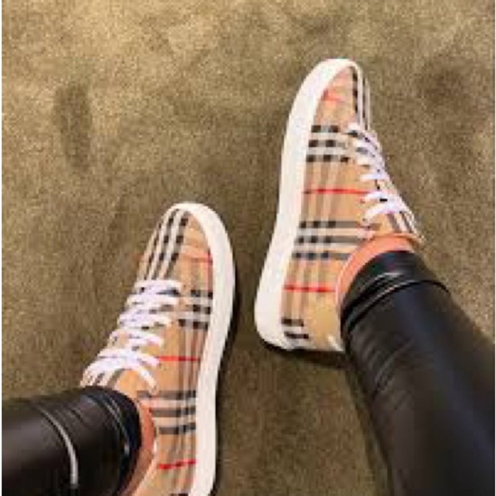 Burberry womens  sneakers - Picture 6 of 6